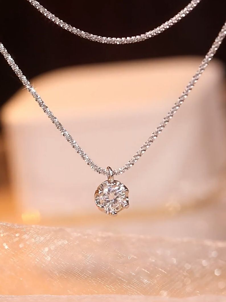 Women’s Brilliant &amp; Charm Crown Charm Necklace, Spring Street Style Fashion Silver Plating Necklace, Trendy Shiny Luxury Clavicle Chain Matching Women Accessories